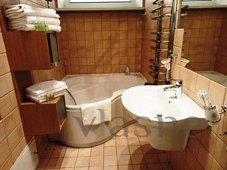 Center. 2 Bedrooms, Parking, Odessa - apartment by the day