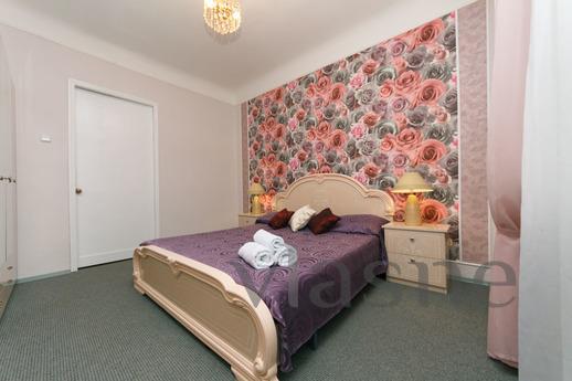 2 room separate apartment Sports Palace, Kyiv - apartment by the day