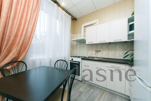 2 room separate apartment Sports Palace, Kyiv - apartment by the day