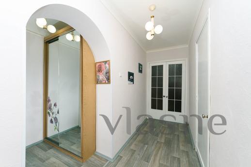 2 room separate apartment Sports Palace, Kyiv - apartment by the day
