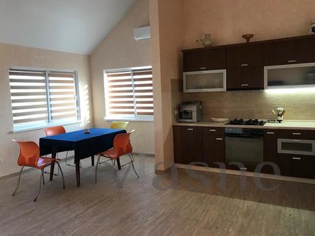 Сдам уютный трёхэтажный дом или комнаты, Затока - квартира посуточно