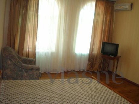 Cathedral Square near Deribasovskaya, Odessa - apartment by the day
