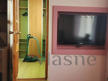 Cozy 1kom. apartment overlooking the Sea, Chernomorsk (Illichivsk) - apartment by the day