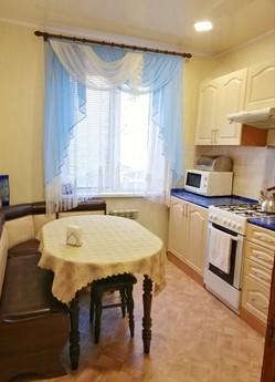 2 Room Apartment from the Host, Yuzhny - apartment by the day