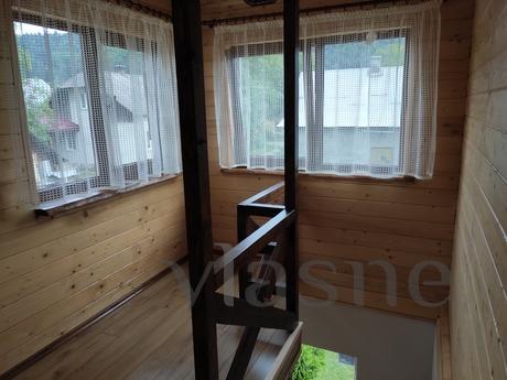 Здається цілий другий поверх будинку., Львов - квартира посуточно