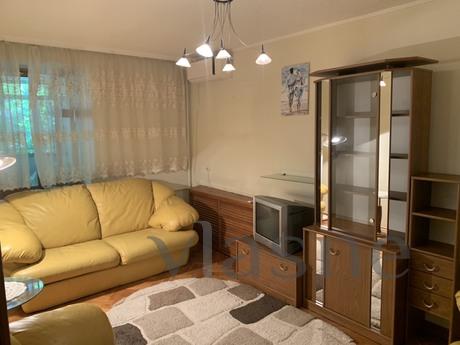 Comfortable apartment in a prestigious a, Odessa - apartment by the day
