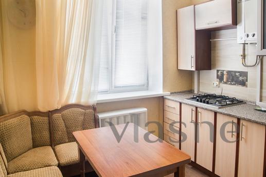 Daily 1-bedroom apartment in Simferopol, Simferopol - apartment by the day
