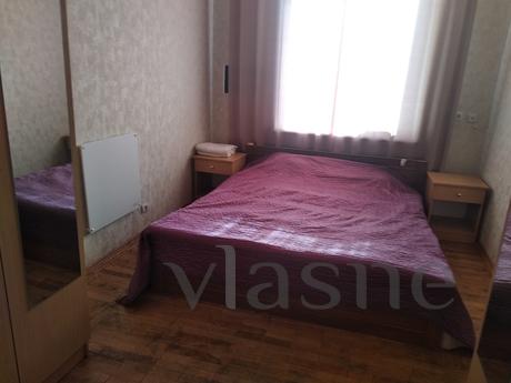 4 spacious bedrooms on the Bessarabian, Kyiv - apartment by the day