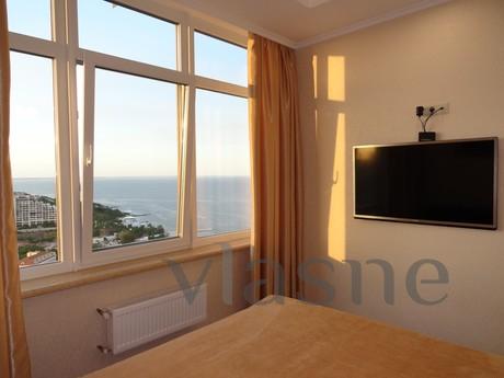 I will rent my apartment with a splendid sea view in Arcadia