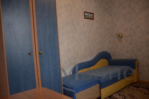 Rent my 3. room apartment, Chernomorsk (Illichivsk) - apartment by the day