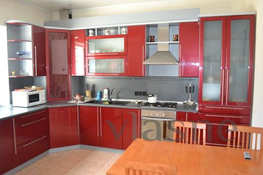 House close to the sea less than 1 km, Yevpatoriya - apartment by the day