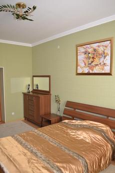 House close to the sea less than 1 km, Yevpatoriya - apartment by the day