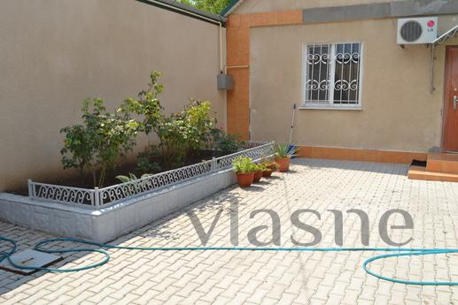 House close to the sea less than 1 km, Yevpatoriya - apartment by the day