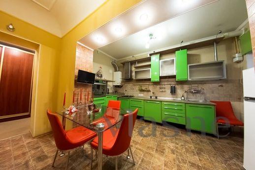 Large apartment in the center by the sea, Odessa - apartment by the day
