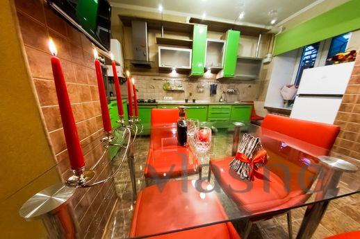 Large beautiful 4-room apartment in the very historical cent