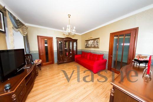 Large apartment in the center by the sea, Odessa - apartment by the day