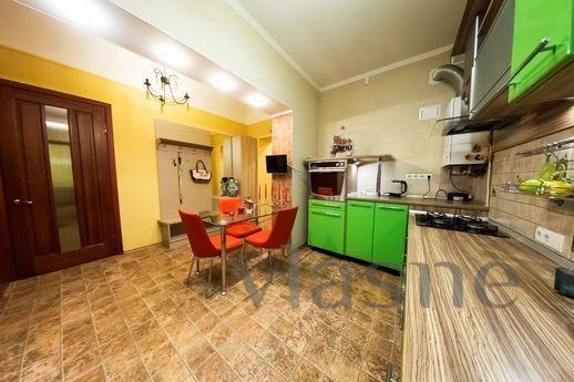 Large apartment in the center by the sea, Odessa - apartment by the day
