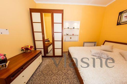 Large apartment in the center by the sea, Odessa - apartment by the day