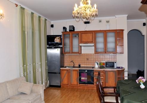 Comfortable two-bedroom apartment, Kyiv - apartment by the day