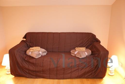 attic floor in the quiet center, Kyiv - apartment by the day