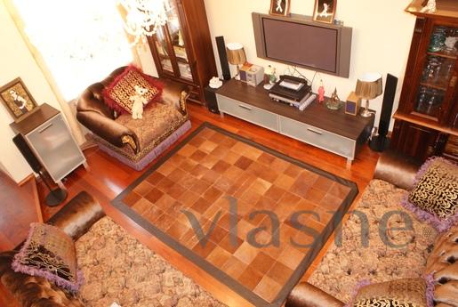 attic floor in the quiet center, Kyiv - apartment by the day