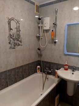 2-room apartment near Auchan, Krivoy Rog - apartment by the day