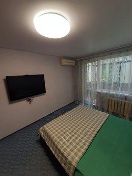 2-room apartment near Auchan, Krivoy Rog - apartment by the day