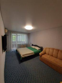 2-room apartment near Auchan, Krivoy Rog - apartment by the day
