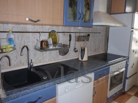 2hkomnatnaya 4.5 beds, Kyiv - apartment by the day
