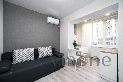 Bright 1-room studio 3 min. from metro Y, Kharkiv - apartment by the day