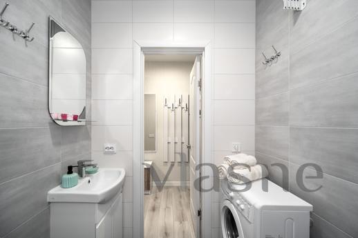 Bright 1-room studio 3 min. from metro Y, Kharkiv - apartment by the day