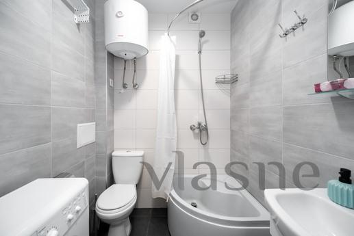 Bright 1-room studio 3 min. from metro Y, Kharkiv - apartment by the day