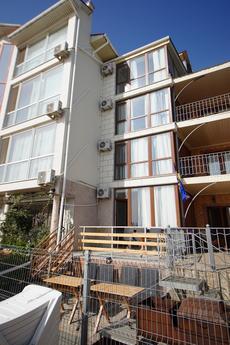 Apartments in a house on the sand-gorgeo, Chernomorsk (Illichivsk) - apartment by the day