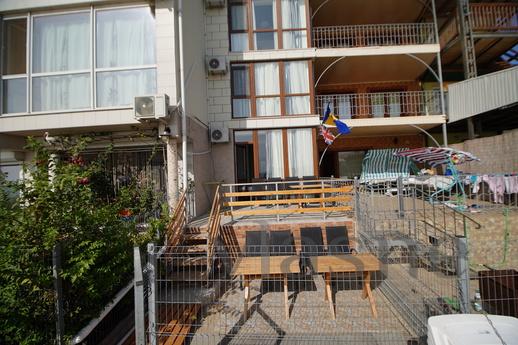 Apartments in a house on the sand-gorgeo, Chernomorsk (Illichivsk) - apartment by the day
