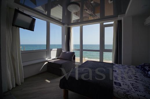 Apartments in a house on the sand-gorgeo, Chernomorsk (Illichivsk) - apartment by the day