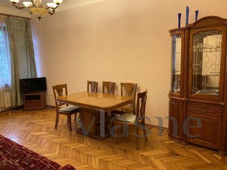 3-room apartment for rent near the park. Gorky, corner of Al