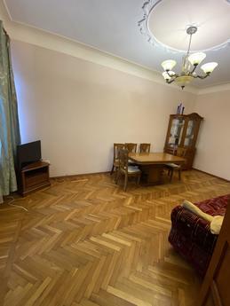 Rent a 3-room apartment in the center, Kharkiv - apartment by the day