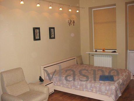 1-bedroom: bul.M.Priymachenko 5, Pechersk, 200m from the peo
