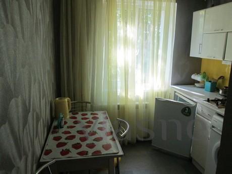 cozy apartment near the sea, Alushta - apartment by the day