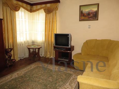 Two rooms in a mansion 10 min. from the , Lviv - apartment by the day