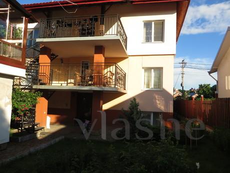 Two rooms in a mansion 10 min. from the , Lviv - apartment by the day