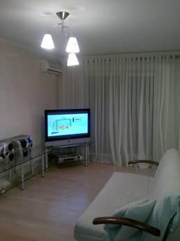 Rent 2-bedroom apartment on the Promenade, overlooking the s