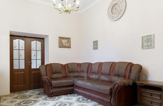 One-bedroom apartment in the center with, Lviv - apartment by the day