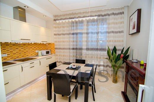 Designer apartment not far from the sea!, Odessa - apartment by the day