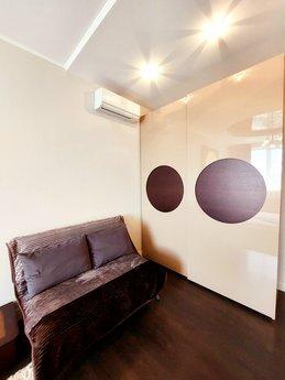Designer apartment not far from the sea!, Odessa - apartment by the day