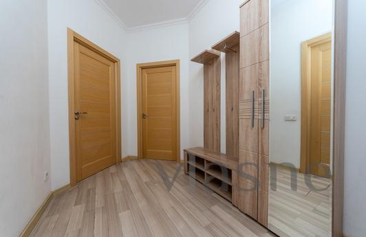 2-к в новом доме, 5 минут от метро, Киев - квартира посуточно