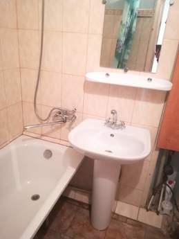 Rent 1 to an apartment 10 minutes from the train stations an