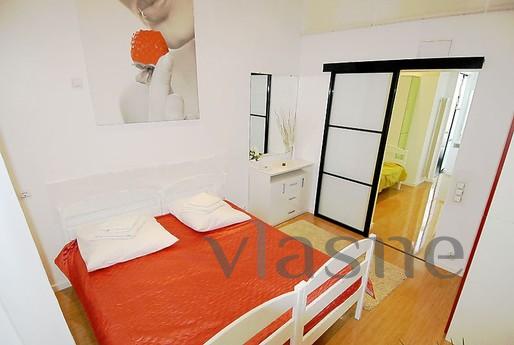 Apartment 'Cozy flat', centr, Yalta - apartment by the day