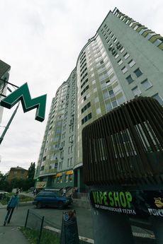 Classic apartment, metro Vasilkovskaya, Kyiv - apartment by the day