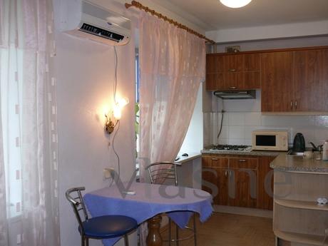 Red Army 85-87 Center Kyiv, Kyiv - apartment by the day